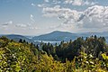 English: View of the Wörther See and the Pyramidenkogel from the cemetery Deutsch: Blick auf den Wörther See und den Pyramidenkogel vom Friedhof