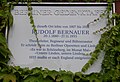 English: Berlin memorial plaque for Rudolf Bernauer Deutsch: Berliner Gedenktafel für Rudolf Bernauer (Motzstr. 53 / Viktoria-Luise-Platz 1)