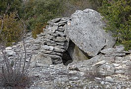 Dolmen no 6, dans le bois du Laoul.