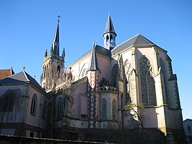 Le chevet de la basilique Saint-Pierre-Fourier.