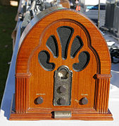 Old radio.jpg