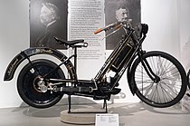 Mijlpaal: De Hildebrand & Wolfmüller was in 1894 de eerste motorfiets die in serie geproduceerd werd.