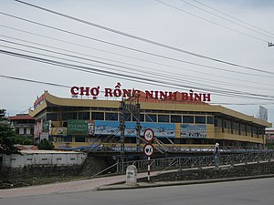 Chợ Rồng nhìn từ quốc lộ 10