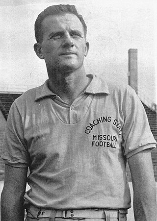 <span class="mw-page-title-main">Frank Broyles</span> American college football coach, college athletic director (1924–2017)