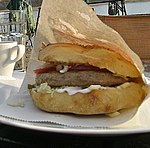 Pljeskavica sandwich.jpg