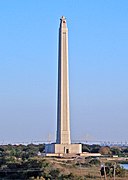 Monumento de San Jacinto (1939), cerca de Houston, conmemora la batalla de San Jacinto, y tiene en la cima una plataforma de observación