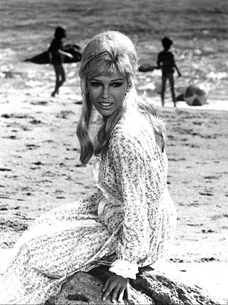 <span class="mw-page-title-main">Nancy Sinatra</span> American singer-songwriter (born 1940)