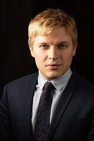 <span class="mw-page-title-main">Ronan Farrow</span> American journalist (born 1987)