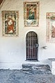 English: Portal and Gothic frescos at the west wall inside the porch Deutsch: Portal und gotische Fresken an der Westwand in der Vorhalle