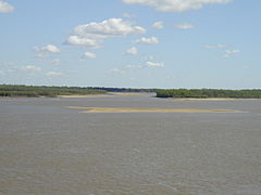 Banco de arena en el río Paraná.