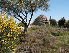 Idem : le rôle dévolu est celui de simple ornement de rond-point de la route de Méjannes-lès-Alès.