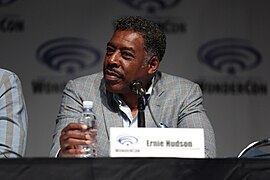 Ernie Hudson (33689467652).jpg