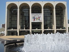 Metropolitan Opera House, Revson Fountain