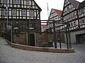 Die neugestaltete Pergola vor dem Rathaus