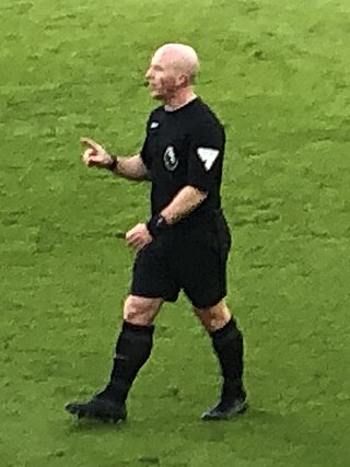 <span class="mw-page-title-main">Simon Hooper</span> English association football referee (born 1982)