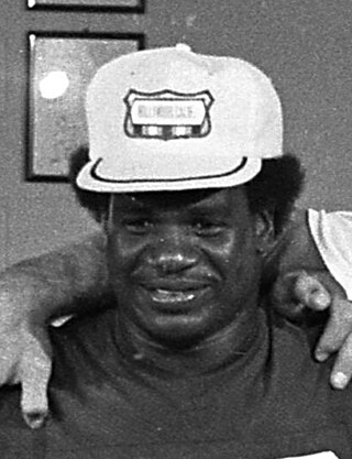 <span class="mw-page-title-main">Larry Brooks (American football)</span> American football player and coach (born 1950)