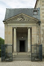 Petit Trianon, theatre de la Reine, entree.jpg