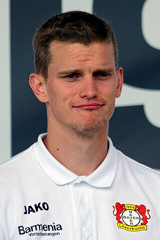 <span class="mw-page-title-main">Sven Bender</span> German footballer (born 1989)