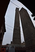 Bologna - Torri di Bologna - 202109301112.jpg