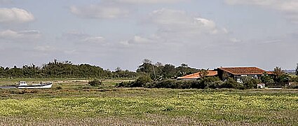 Le bâtiment de la ferme aquacole.