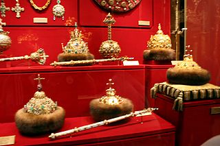 <span class="mw-page-title-main">Regalia of the Russian tsars</span> Insignia of tsars and emperors of Russia