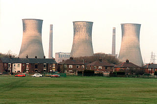 <span class="mw-page-title-main">Chadderton Power Station</span> Series of two coal-fired power stations