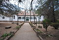 Otra vista del edificio Los Nogales.