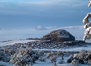 Su Nuraxi in winter Il Nuraghe Su Nuraxi incantato " Tra Fiaba e Realta " 01.JPG