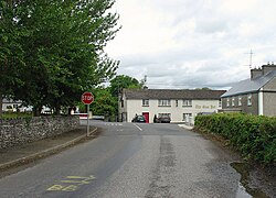 Road junction and pub in Ballingarry