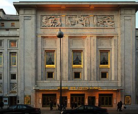 O Théâtre des Champs-Élysées (1913) em estilo Art Déco