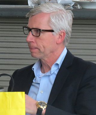 <span class="mw-page-title-main">Alan Pardew</span> English football manager and professional footballer (born 1961)