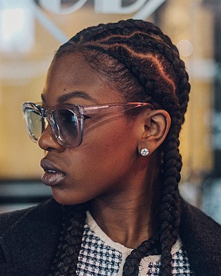 <span class="mw-page-title-main">Cornrows</span> Style of hair braiding