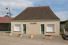 Courcebœufs - mairie.JPG