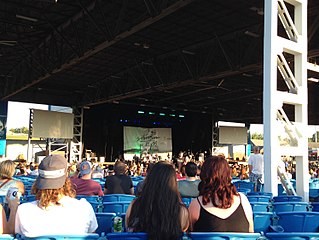 <span class="mw-page-title-main">Hollywood Casino Amphitheatre (Maryland Heights, Missouri)</span> Outdoor concert venue in Missouri, U.S.