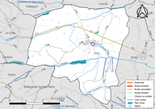 Carte en couleur présentant le réseau hydrographique de la commune