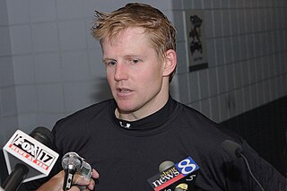 <span class="mw-page-title-main">Chris Osgood</span> Canadian ice hockey player