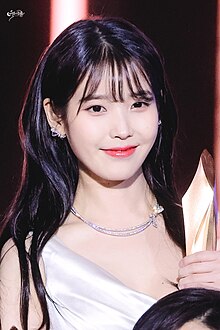 230428 백상예술대상 IU (5).jpg