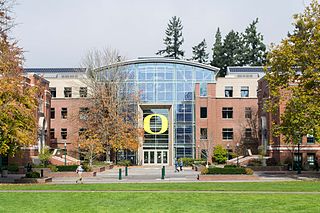 <span class="mw-page-title-main">Charles H. Lundquist College of Business</span>