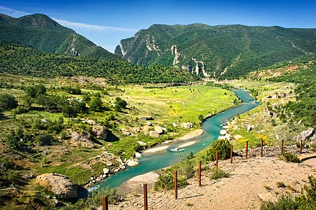 River Noguera Ribagorçana entering the canyon of Mont-rebei © Mikipons