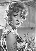 Silvia Pinal in Maribel y la extraña familia (1960) (cropped).jpg