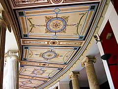 Plafond de la colonnade de l'atrium.