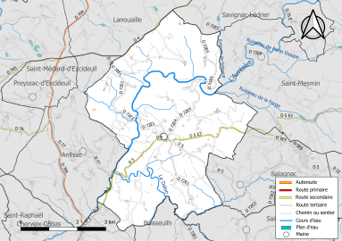 Carte en couleur présentant le réseau hydrographique de la commune