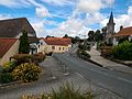 Une vue de la mairie et de l'église.