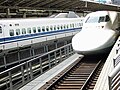 Shinkansen in Tokio auf FFU-Schwellen