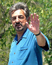 Joe Mantegna was cast as Fat Tony because Sheldon Leonard was unavailable. JoeMantegnaMay08.jpg