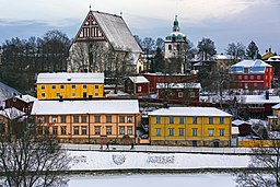 Borgå gamla stad med domkyrkan i bakgrunden.