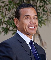 Antonio Villaraigosa AntonioVillaraigosaHWOFMay2013.jpg