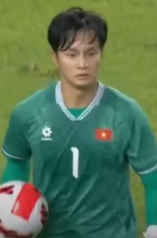 <span class="mw-page-title-main">Cao Văn Bình</span> Vietnamese footballer