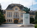 Városháza / City Hall & WW1 memorial