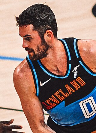 <span class="mw-page-title-main">Kevin Love</span> American basketball player (born 1988)